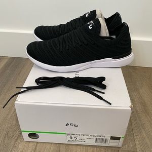 *NEW* APL TechLoom Wave - Women’s Size 9.5